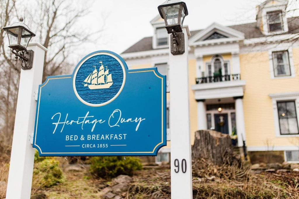Heritage Quay Bed & Breakfast พิคทู ภายนอก รูปภาพ